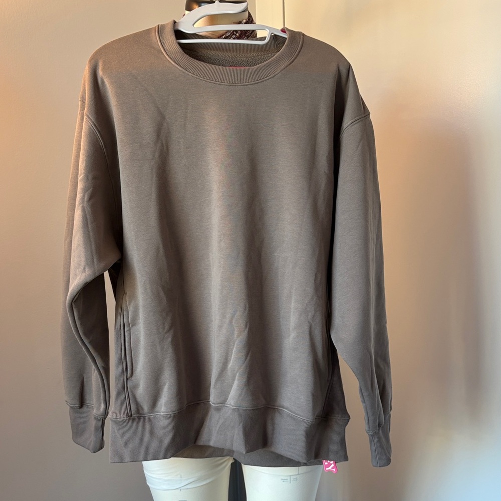 Men's Crewneck Sweatshirt in Taupe - Classic Everyday Style